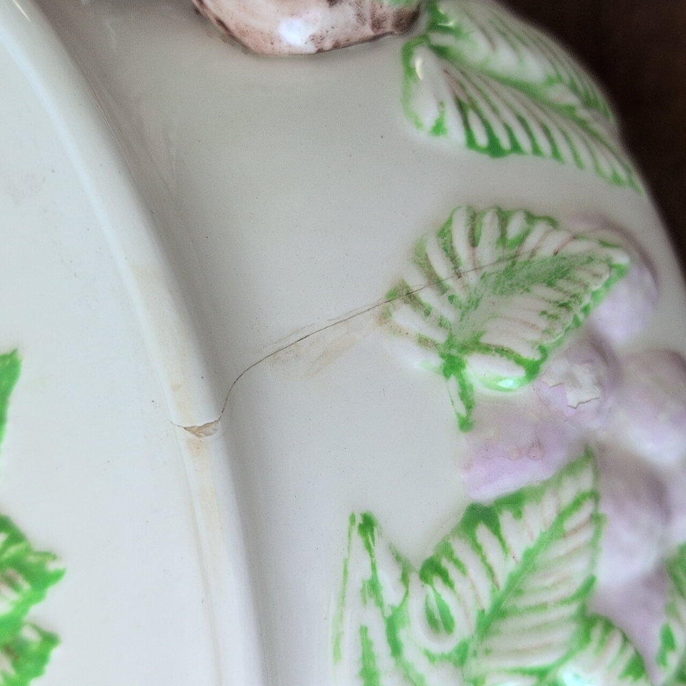 Vintage Soup Tureen With Ladle Berry And Leaf Motif - Picture 15 of 16